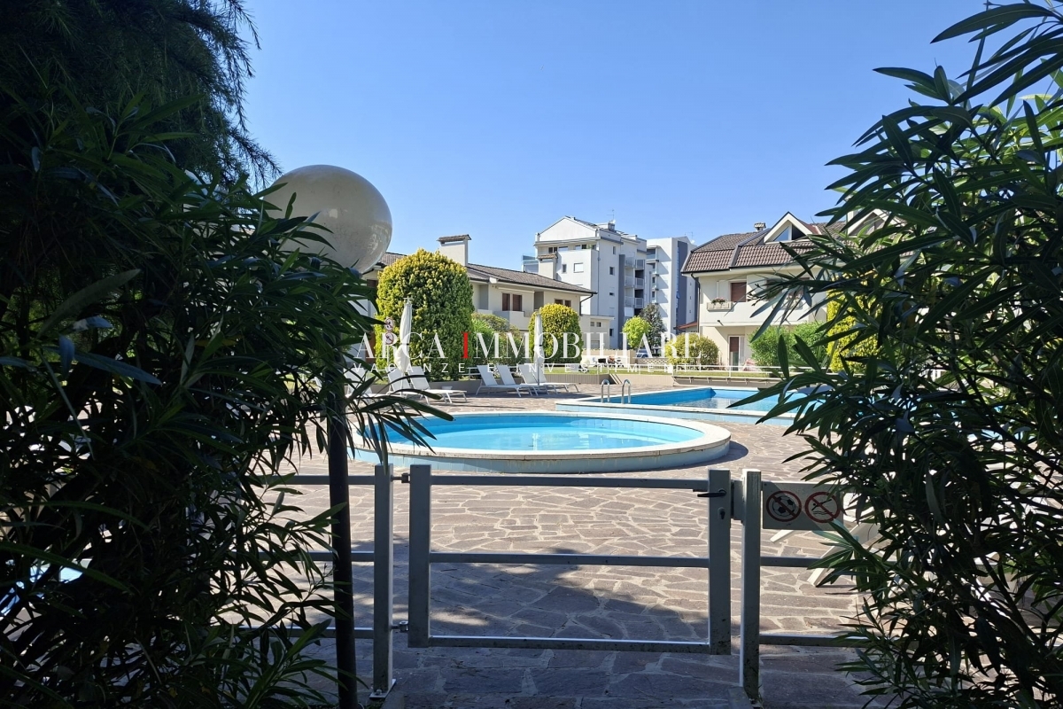  Jesolo affitto Appartamento EQLB14 foto-